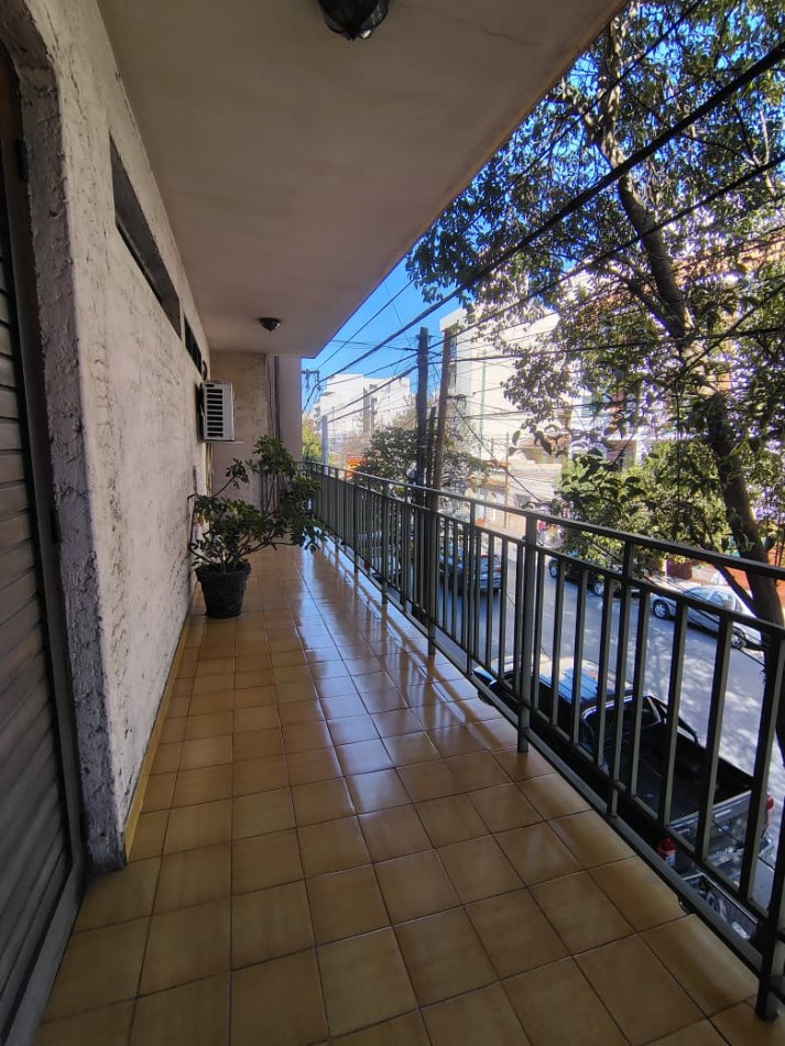 VENDO HERMOSO DPTO 1a PISO SOBRE CALLE VICENTE LOPEZ AL 1000