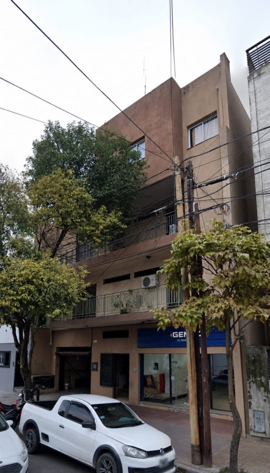 VENDO HERMOSO DPTO 1a PISO SOBRE CALLE VICENTE LOPEZ AL 1000